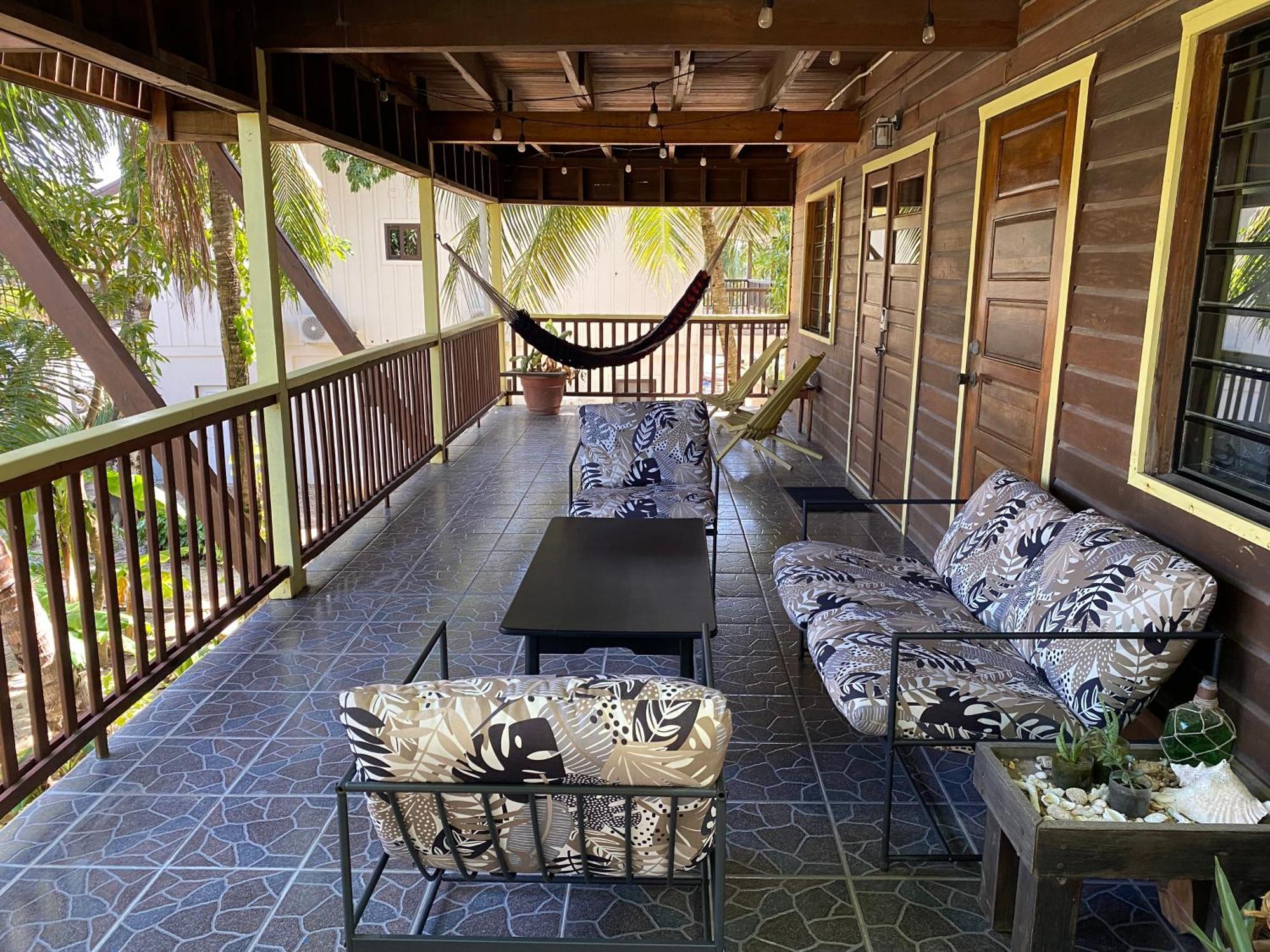 Driftwood Gardens Guesthouse Placencia Exteriér fotografie